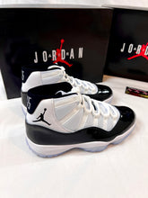 Load image into Gallery viewer, AJ 11 Retro black white concord
